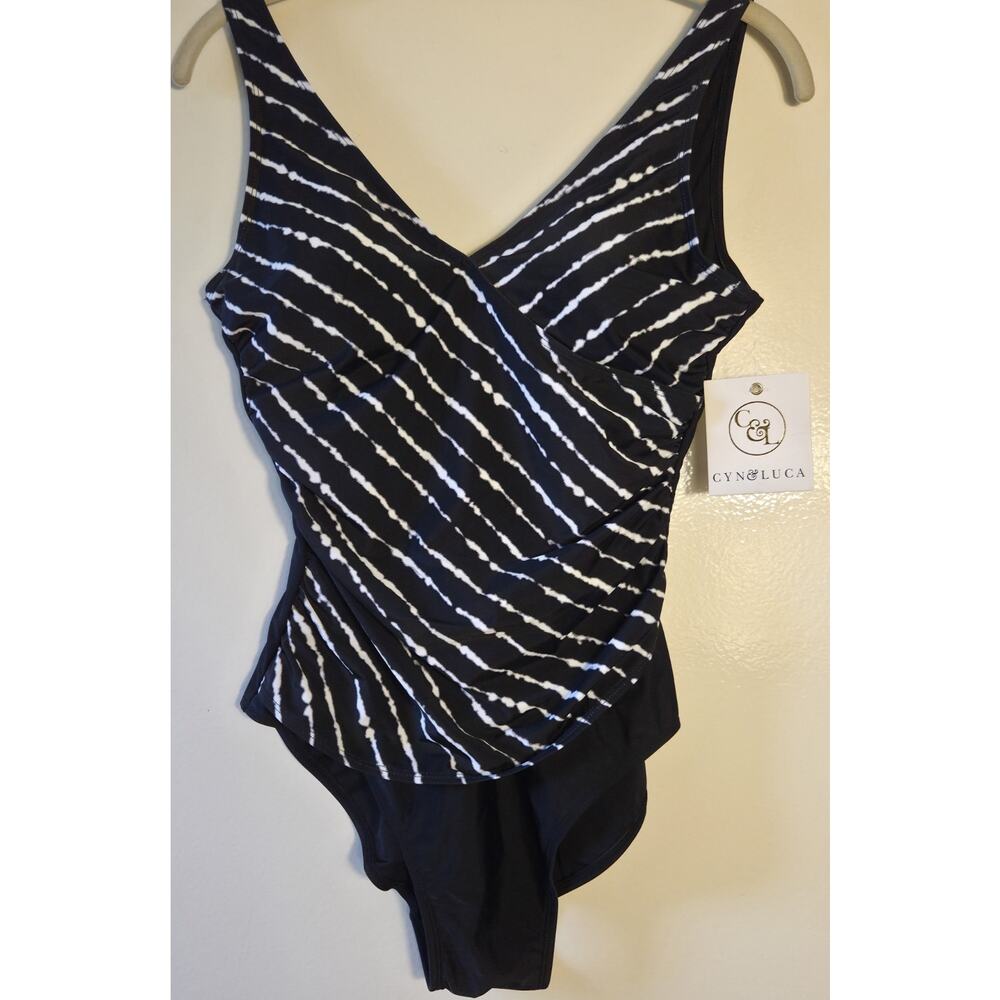 New Cyn & Luca Black & White Wrap One Piece Slimming Full Coverage Swimsuit Sz S